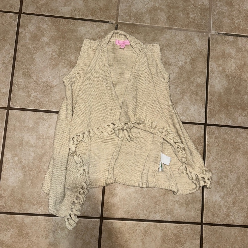 Lilly Pulitzer Girls M (6-7) Gold Mini Abbott Sweater
Cardigan Fringes